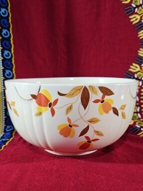 Uranium Glazed Ceramic Hall's Autumn Leaf Pattern Mixing/Serving Bowl